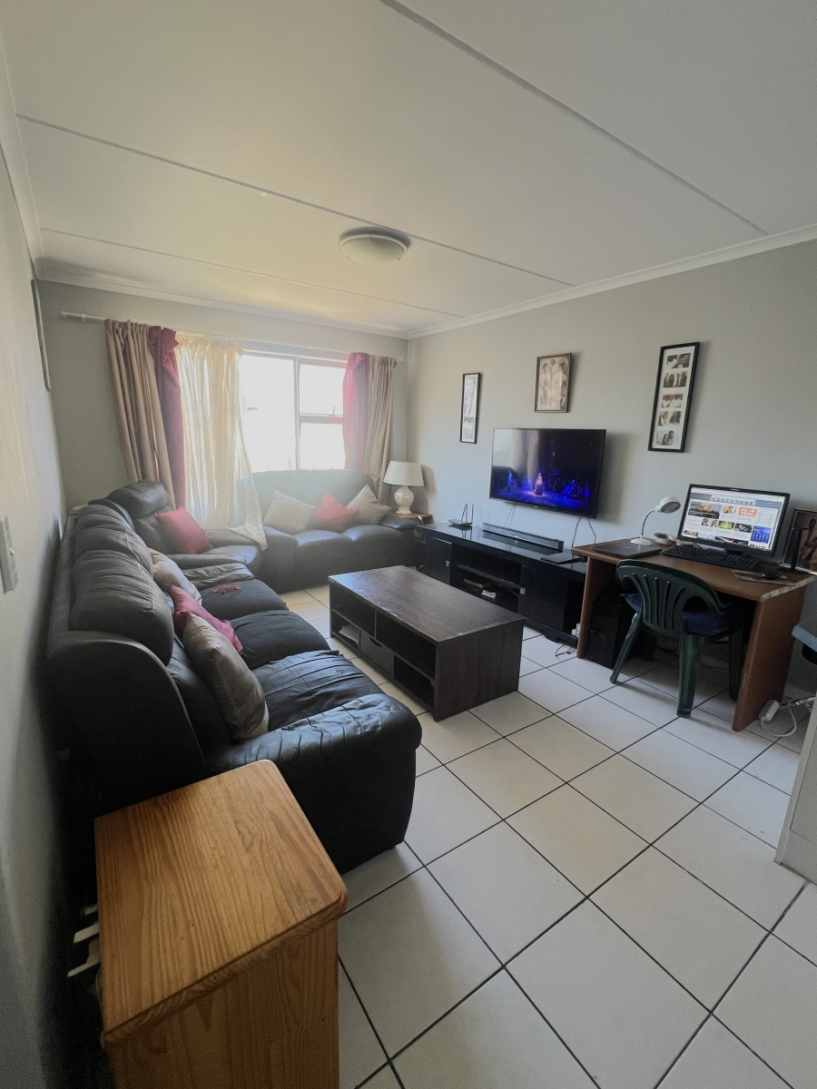 2 Bedroom Property for Sale in Guldenland Western Cape